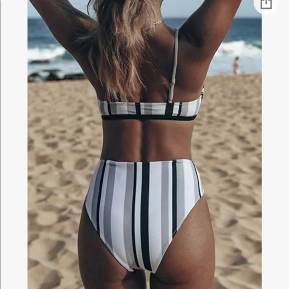 Cupshe swimsuit #76 - Picture 2 of 6